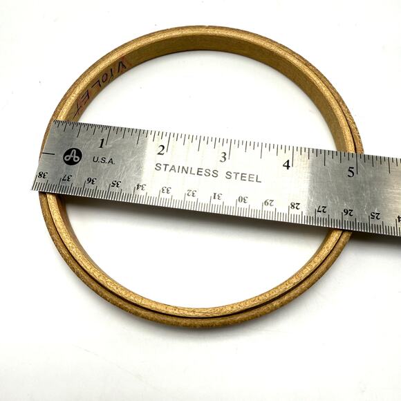 Vintage Duchess Embroidery Hoop Felt Cushion Lined Wooden 5 Inch Round Circle - Picture 4 of 5